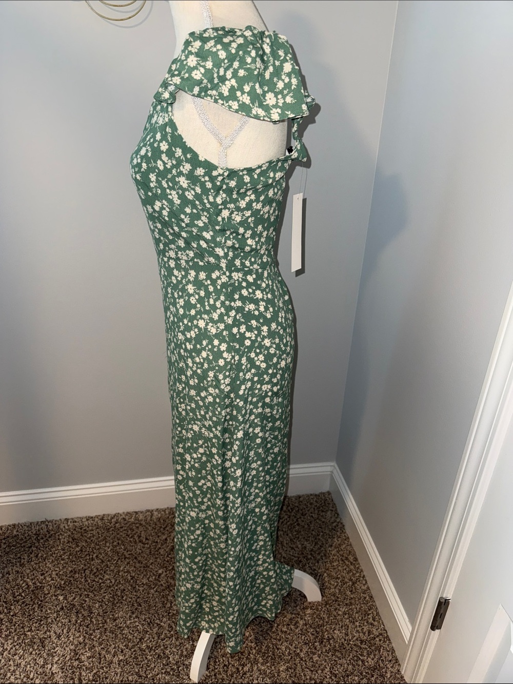 Floral Green Midi Dress with Sweetheart Neckline - Picture 3 of 7
